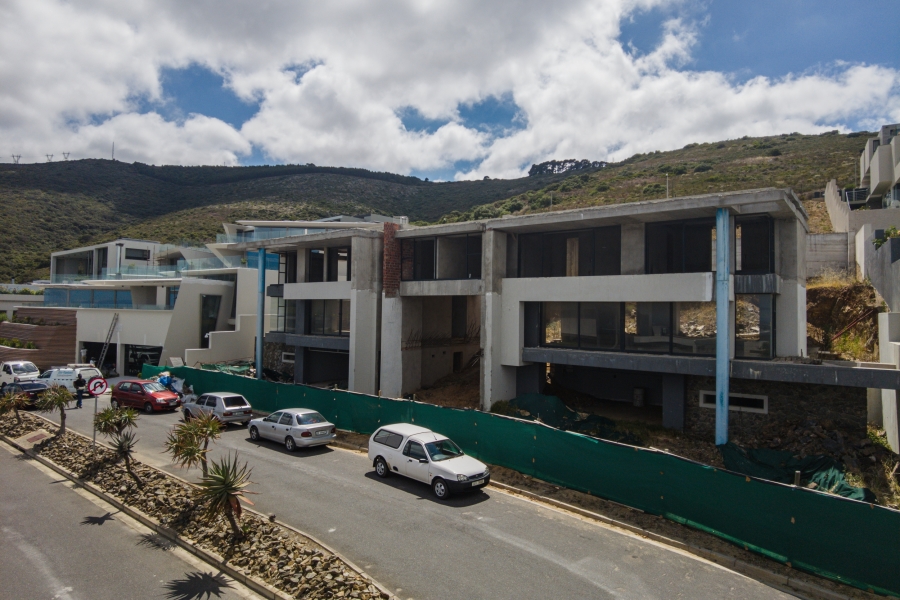 6 Bedroom Property for Sale in Baronetcy Estate Western Cape